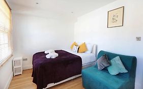Lovely Private Bedrooms In Euston, Central London